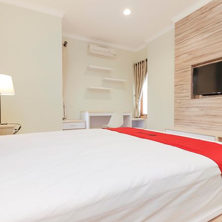 Reddoorz Premium Near Ragunan Zoo 2 Джакарта Экстерьер фото