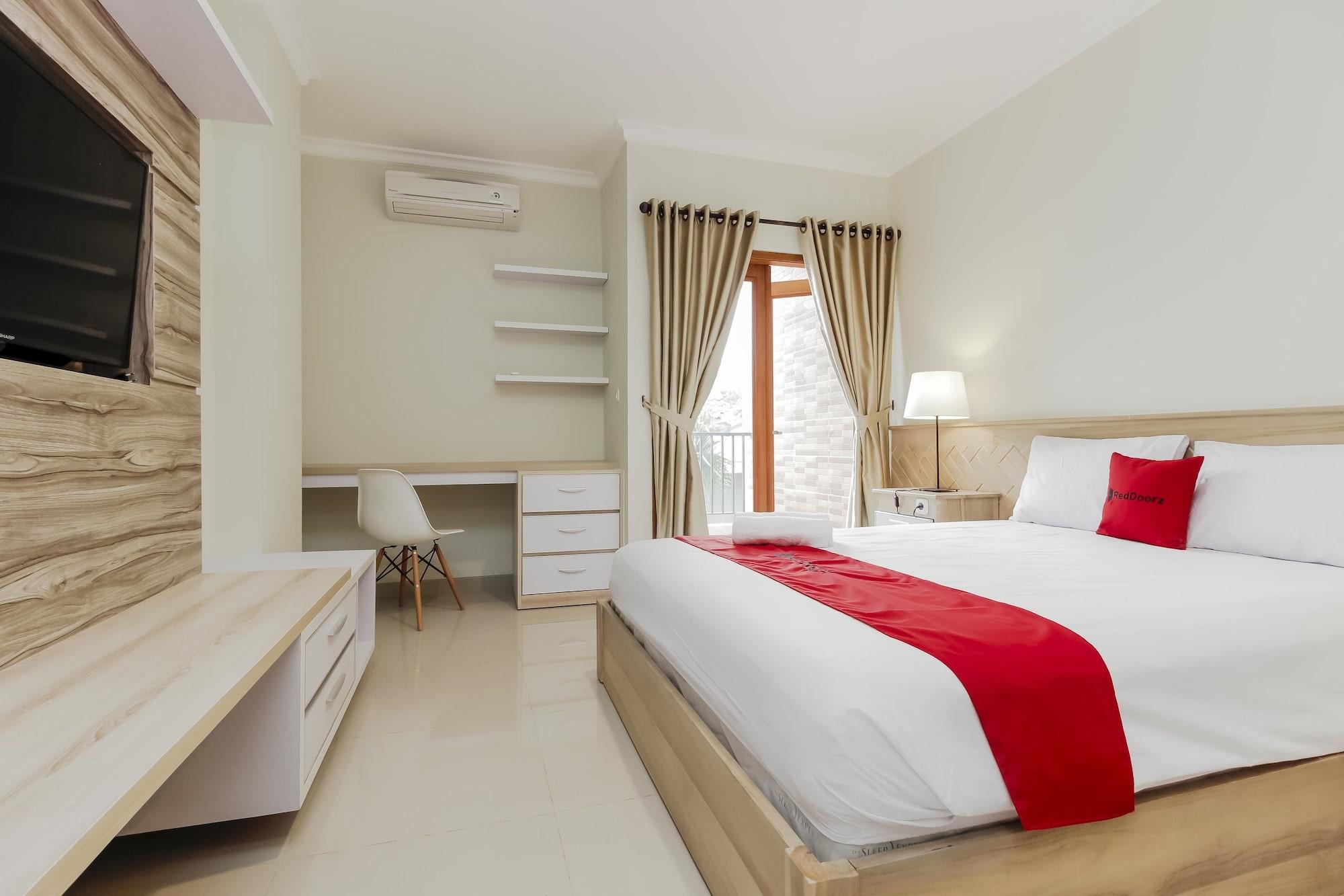 Reddoorz Premium Near Ragunan Zoo 2 Джакарта Экстерьер фото
