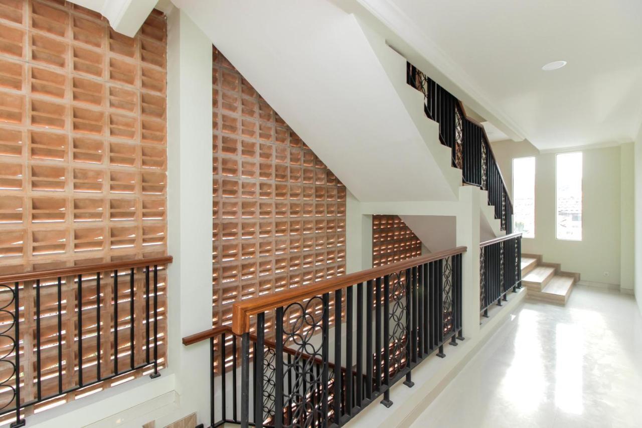Reddoorz Premium Near Ragunan Zoo 2 Джакарта Экстерьер фото